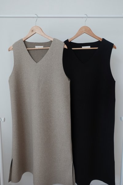 側開衩端莊V領洋裝(中期前孕婦可)